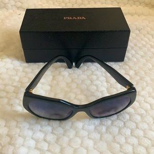 💕💕Prada Black Sunglasses 🕶 💕💕💕